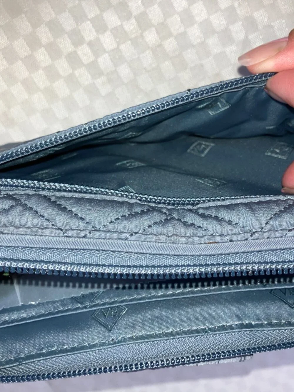 NWT Vera Bradley RFID Turnlock Wallet Women's One Size Gray/Charcoal Quilted